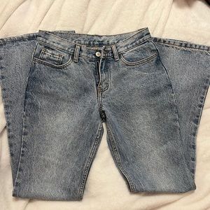brandy melville/john galt light-medium wash low waisted women’s jeans.